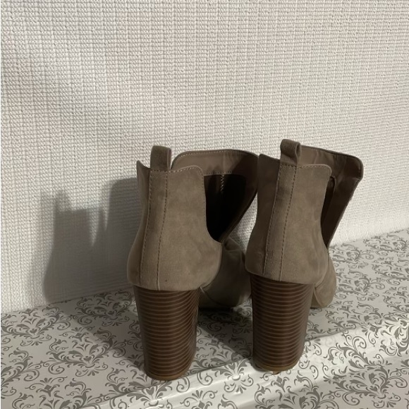 Brash suede leather high heels booties, size 9 - Picture 6 of 10